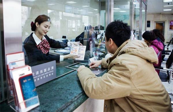 不知道第一张信用卡办哪个好？具体要怎么选择呢？